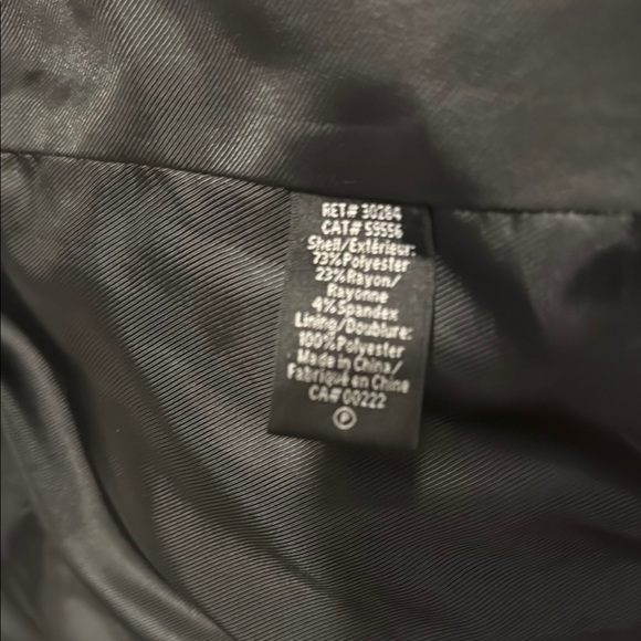 Elegant Fitted Black Women's Blazer. Size 10 - Picture 5 of 7